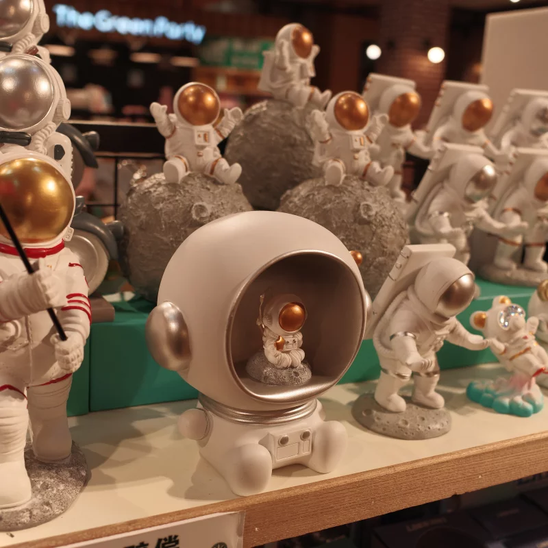 宇航员人偶