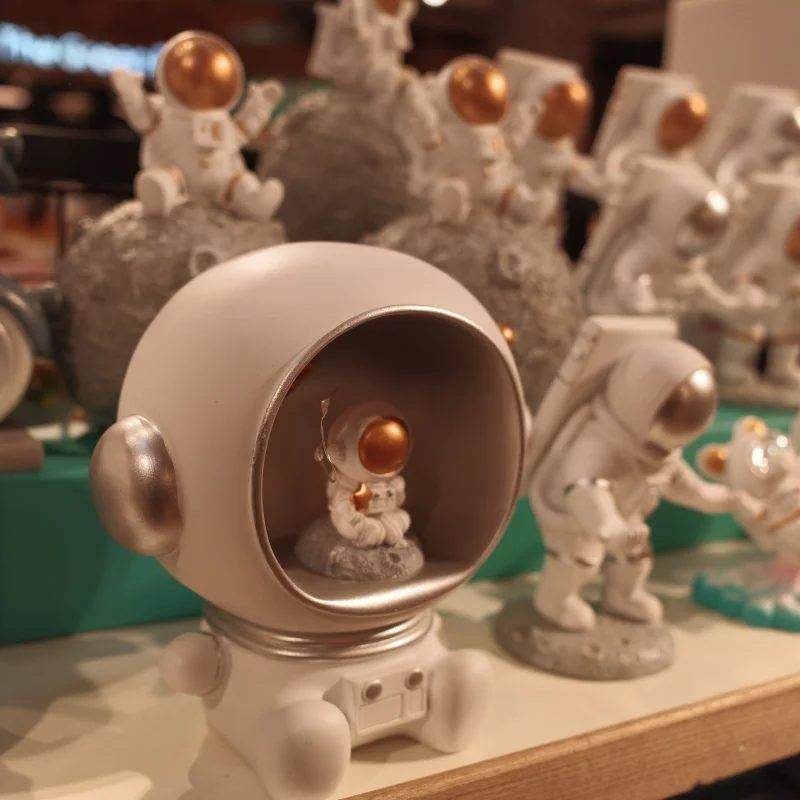 宇航员人偶