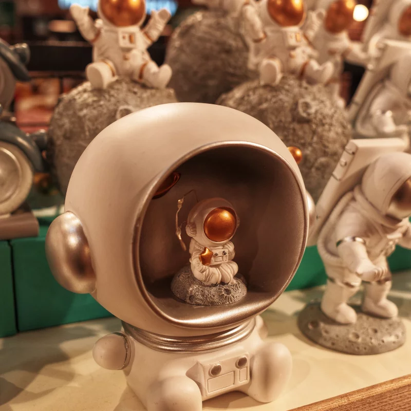 宇航员人偶